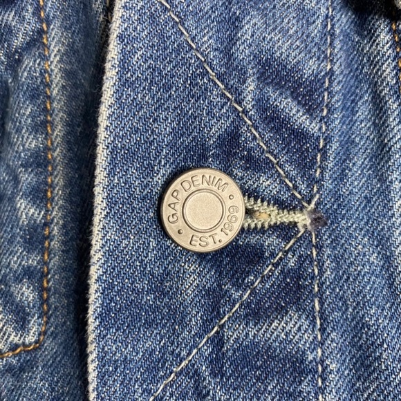 GAP Trucker Jean Jacket - Picture 5 of 7